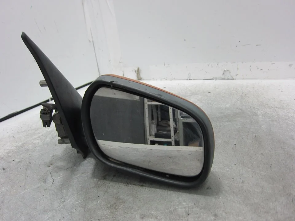 Foto de RETROVISOR DERECHO CITROEN XSARA BERLINA 1.9 Diesel (69 CV / 51 KW) referencia E2017002