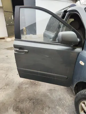 Foto de PUERTA DELANTERA DERECHA KIA CARNIVAL 2.9 CRDi CAT (185 CV / 136 KW) referencia 760044D010
