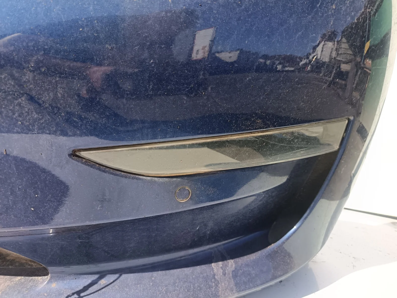 Foto de FARO ANTINIEBLA IZQUIERDO TESLA MODEL 3 eléctrico 258 kW (cont. 153 kW) (350 CV / 258 KW) referencia 1077395-00-D