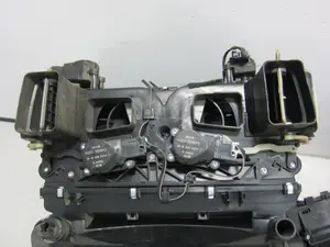 Foto de CALEFACCION ENTERA NORMAL MERCEDES-BENZ CLS (BM 219) 5.0 V8 24V CAT (306 CV / 225 KW) foto 7