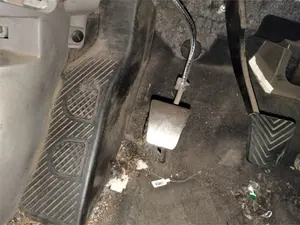 Foto de PEDAL EMBRAGUE MITSUBISHI GRANDIS (NA0W)