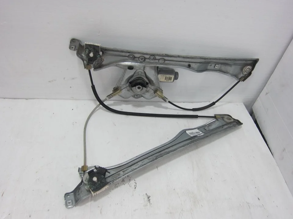 Foto de ELEVALUNAS DELANTERO IZQUIERDO RENAULT CLIO III 1.5 dCi Diesel (106 CV / 78 KW) referencia 8200291147