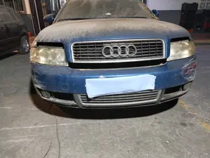 Foto de PARAGOLPES DELANTERO AUDI A4 BERLINA (8E)