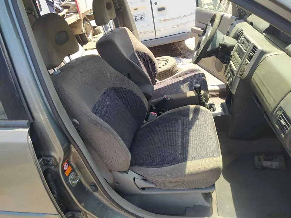 Foto de ASIENTO DELANTERO DERECHO NISSAN X-TRAIL (T30) 2.2 16V Turbodiesel CAT (114 CV / 84 KW)