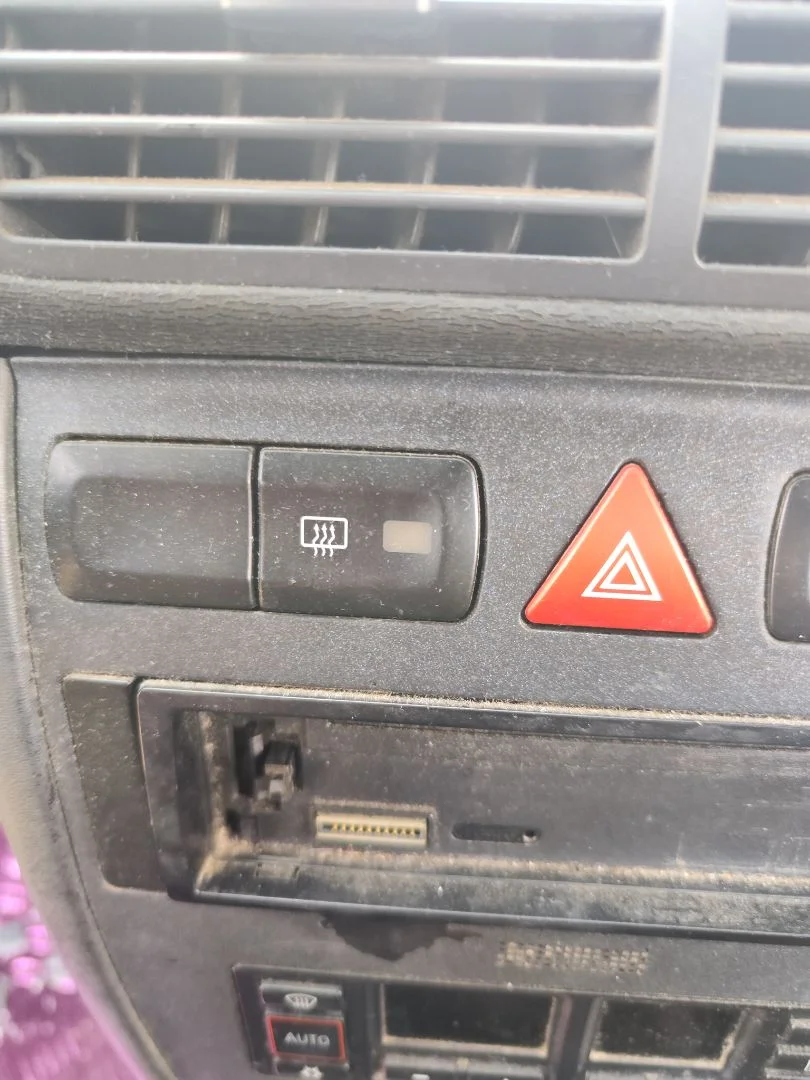 Foto de INTERRUPTOR AUDI A3 (8L) 1.9 TDI (110 CV / 81 KW)