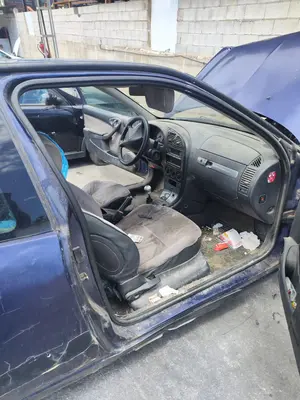 Foto de GOMAS CONTORNO PUERTA CITROEN XSARA COUPE 2.0 HDi CAT (RHY / DW10TD) (90 CV / 66 KW)