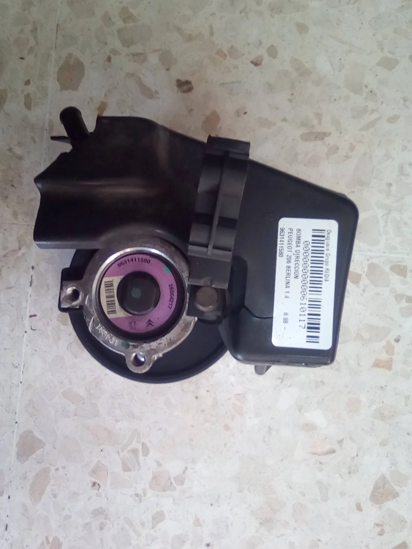 Foto de BOMBA DIRECCION PEUGEOT 206 referencia 9631411580