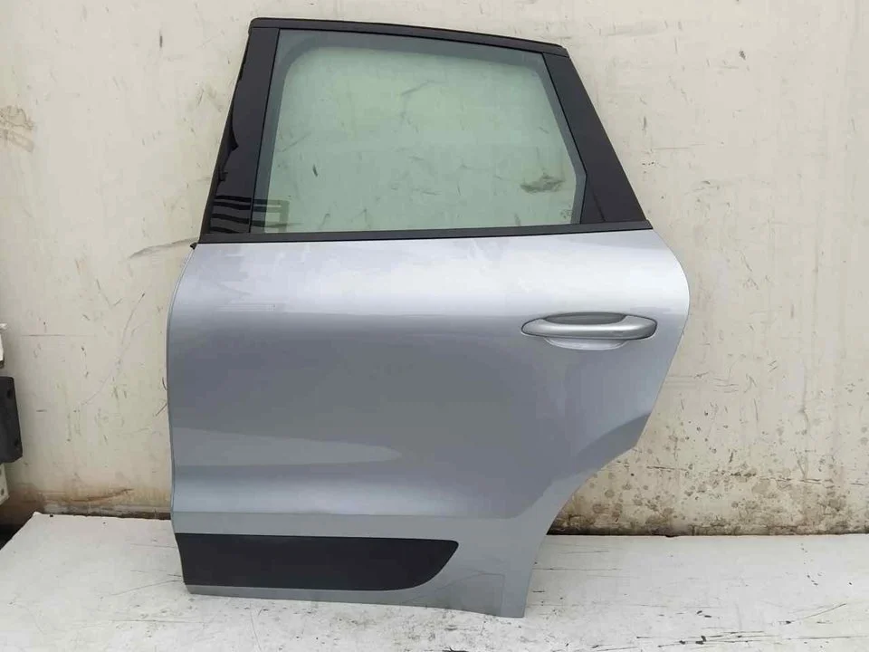 Foto de PUERTA TRASERA IZQUIERDA PORSCHE MACAN (95BA) referencia 95B33311A
