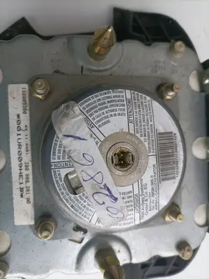 Foto de AIRBAG DELANTERO IZQUIERDO VOLKSWAGEN PASSAT BERLINA (3B2) referencia 3B0880201AQ foto 3