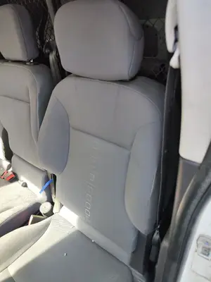 Foto de ASIENTO DELANTERO IZQUIERDO CITROEN BERLINGO FURGÓN 1.6 Blue-HDI FAP (99 CV / 73 KW) foto 2