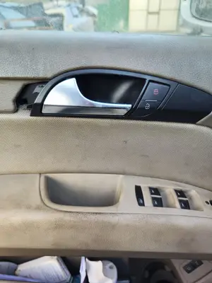 Foto de MANETA INTERIOR DELANTERA IZQUIERDA AUDI Q7 (4L) 3.0 V6 24V TDI (233 CV / 171 KW)