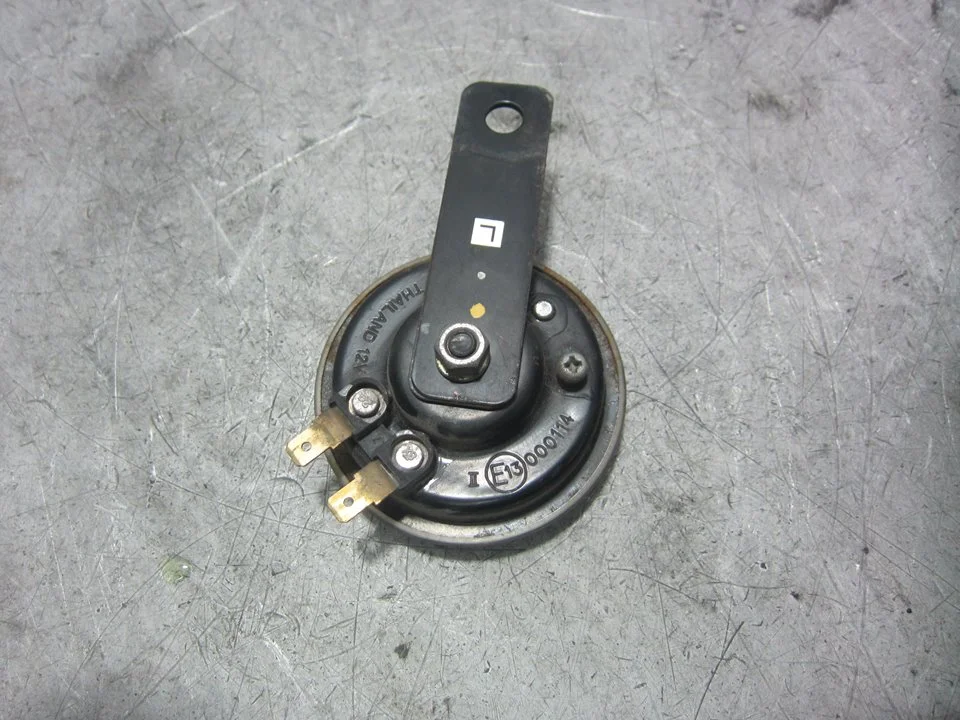 Foto de CLAXON HONDA PCX 125 125 cm3 - 9 kW (12 CV / 9 KW) referencia E13000114