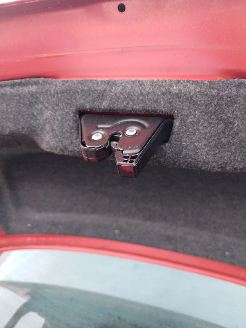 Foto de CERRADURA MALETERO / PORTON MAZDA 6 BERLINA (GJ) 2.2 Turbodiesel CAT (175 CV / 129 KW) referencia G33M62310B
