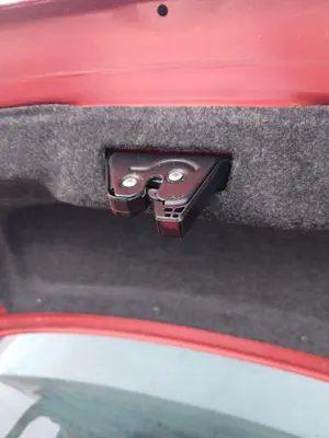 Foto de CERRADURA MALETERO / PORTON MAZDA 6 BERLINA (GJ) 2.2 Turbodiesel CAT (175 CV / 129 KW) referencia G33M62310B