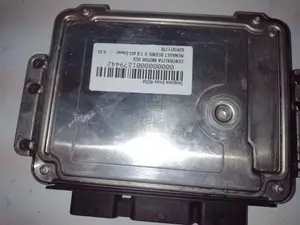 Foto de CENTRALITA MOTOR UCE RENAULT SCENIC II (JM) referencia 0281011776 foto 2