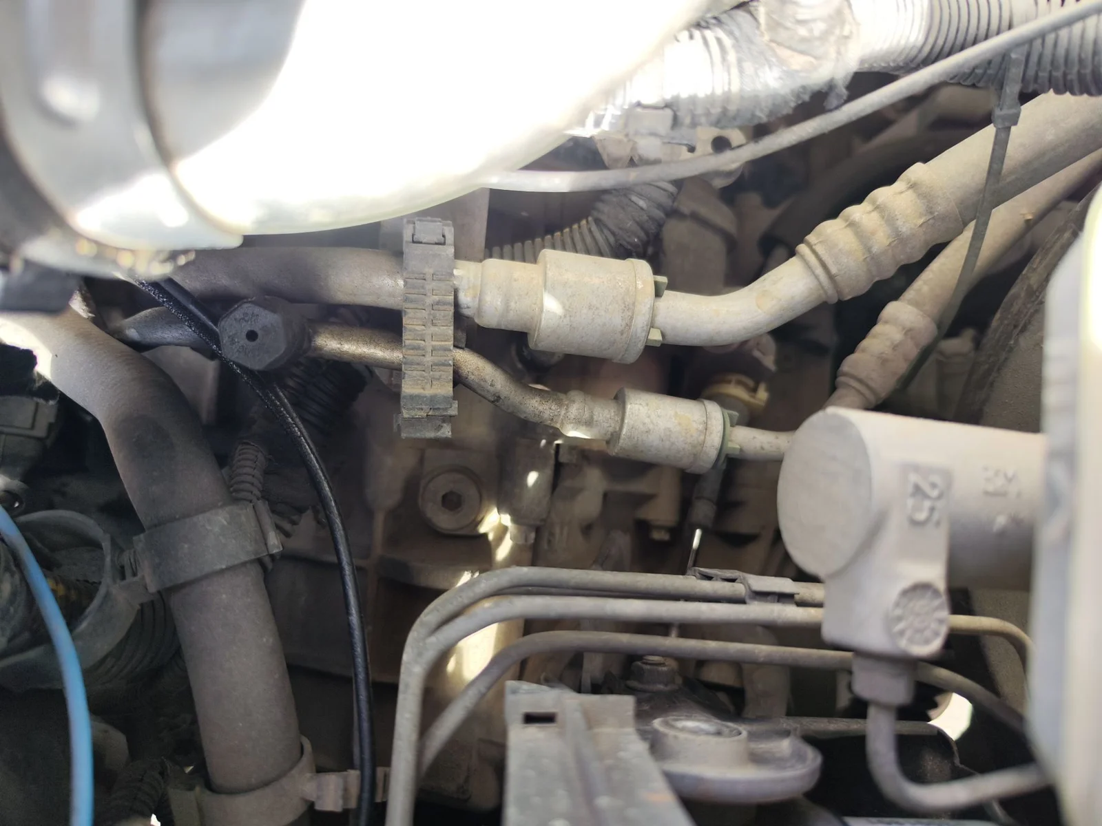 Foto de TUBOS AIRE ACONDICIONADO OPEL VECTRA B BERLINA 2.0 DTI (101 CV / 74 KW)