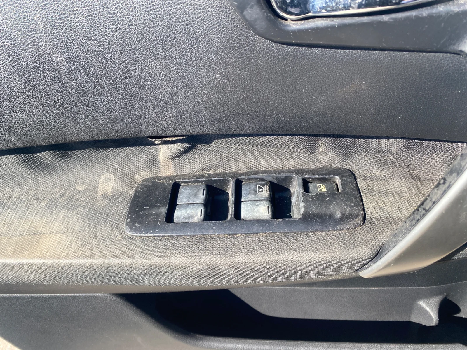 Foto de MANDO ELEVALUNAS DELANTERO IZQUIERDO NISSAN QASHQAI (J10) 2.0 16V CAT (141 CV / 104 KW)