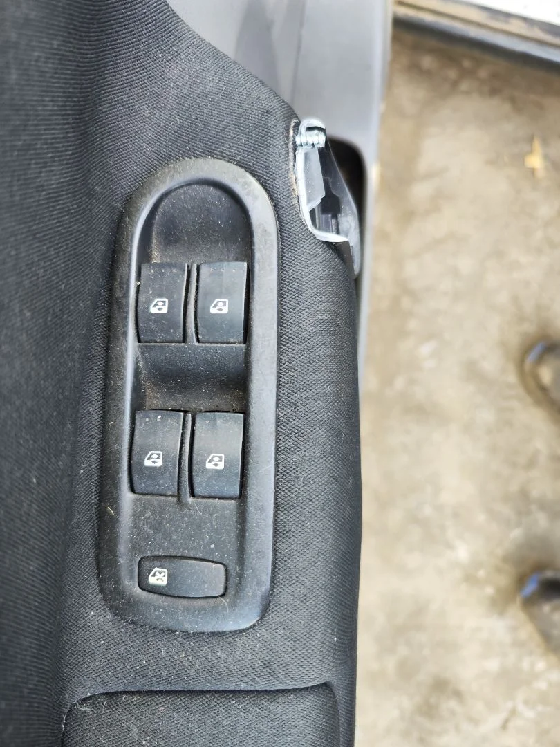 Foto de MANDO ELEVALUNAS DELANTERO IZQUIERDO RENAULT SCENIC II (JM) 1.5 dCi Diesel (106 CV / 78 KW)