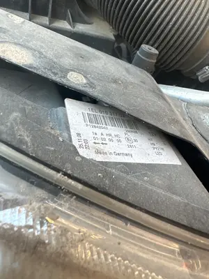 Foto de FARO DERECHO SAAB 9-3 BERLINA 1.9 TiD CAT (150 CV / 110 KW) referencia 1EL01031702 foto 2