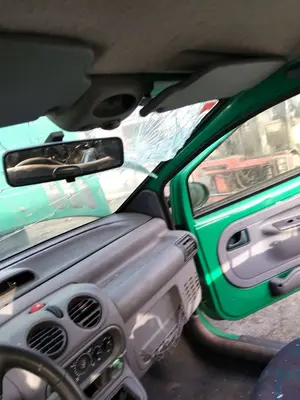 Foto de PARASOL DERECHO RENAULT TWINGO I (C06) 1.2  (58 CV / 43 KW)