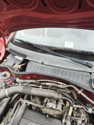Foto de BRAZO LIMPIA DELANTERO DERECHO OPEL CORSA C 1.2 16V CAT (Z 12 XEP / LB4) (80 CV / 59 KW)
