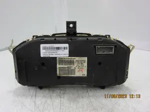 Foto de CUADRO INSTRUMENTOS RENAULT MEGANE II BERLINA 5P referencia 8200074323E foto 9