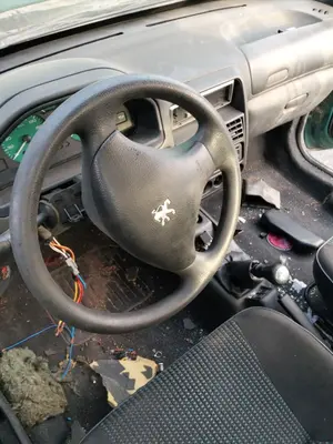 Foto de VOLANTE PEUGEOT 106 (S2) 1.1  (60 CV / 44 KW)