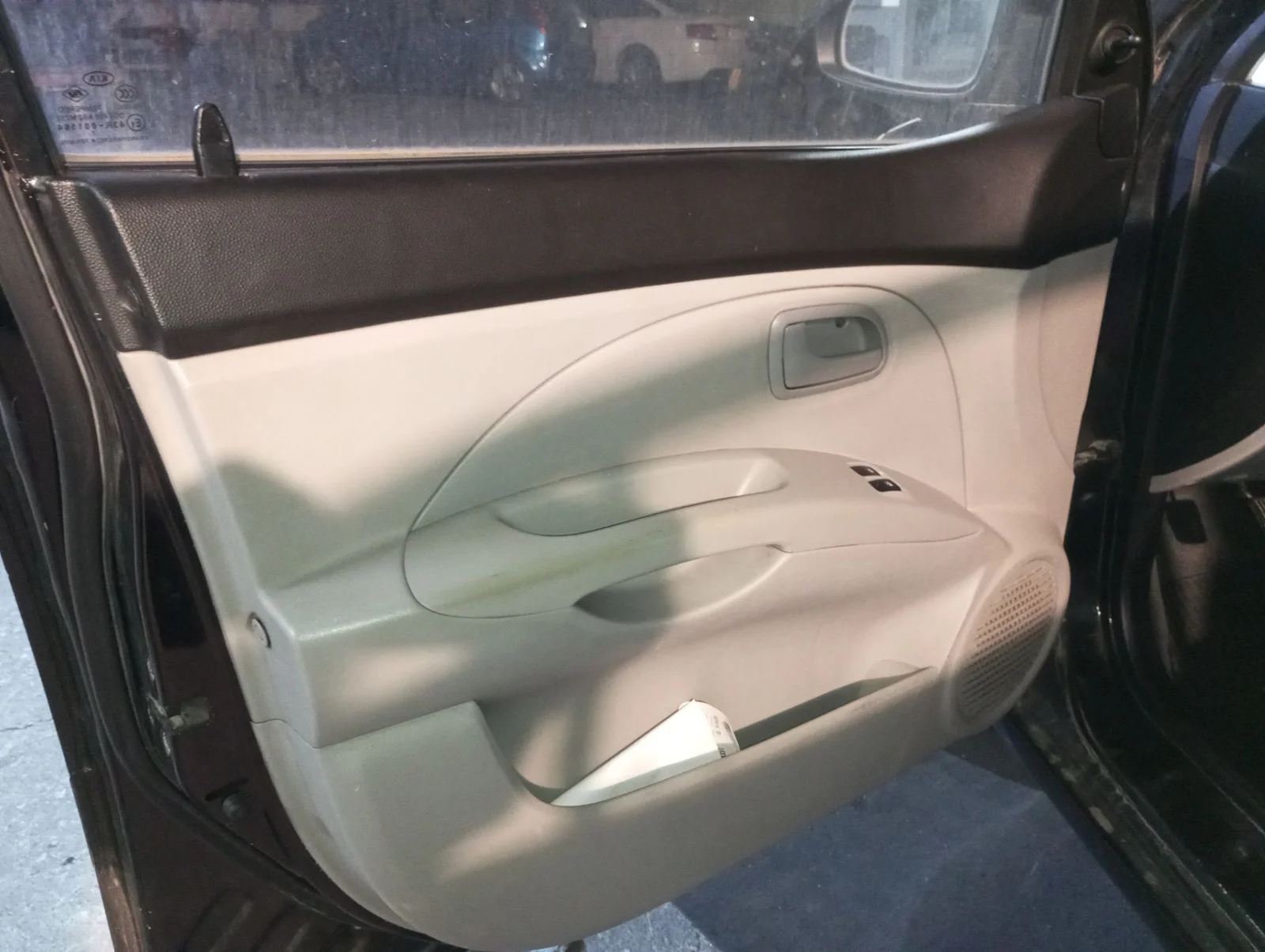 Foto de GUARNECIDO PUERTA DELANTERA IZQUIERDA KIA PICANTO (SA) 1.1 CAT (65 CV / 48 KW) referencia 8230107210ED