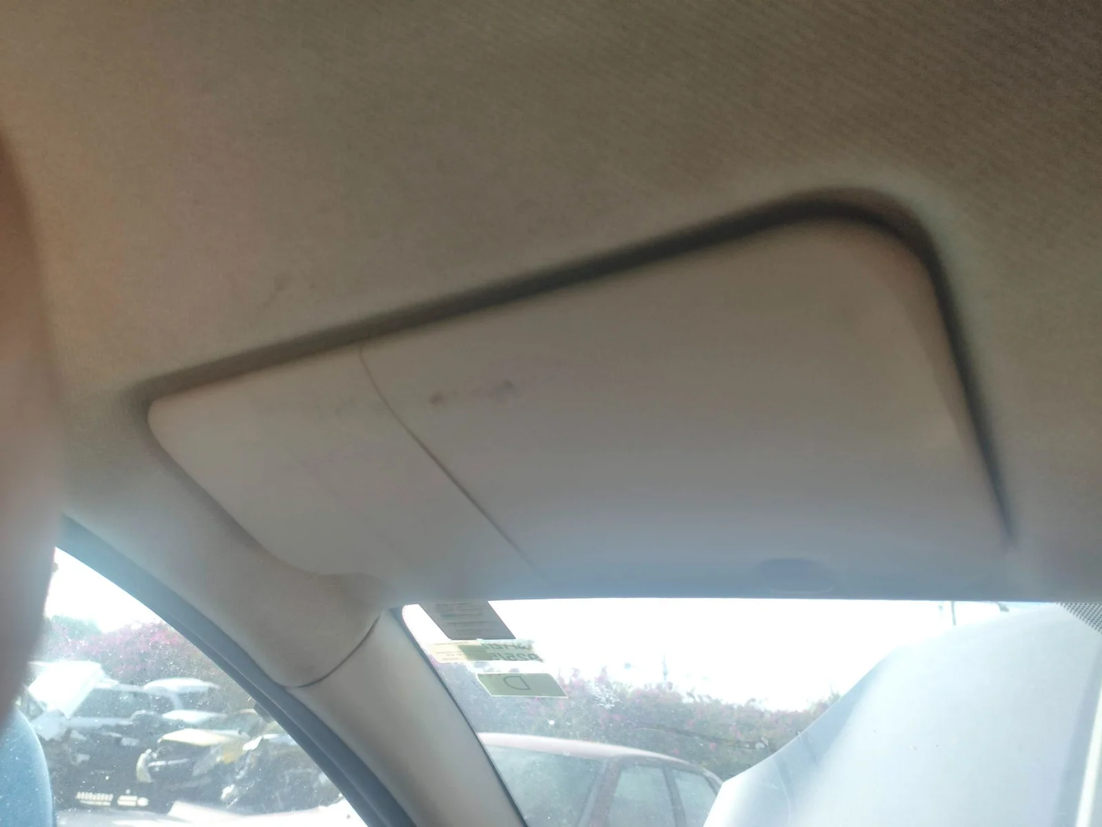 Foto de PARASOL IZQUIERDO NISSAN NOTE (E11E) 1.4 CAT (88 CV / 65 KW)