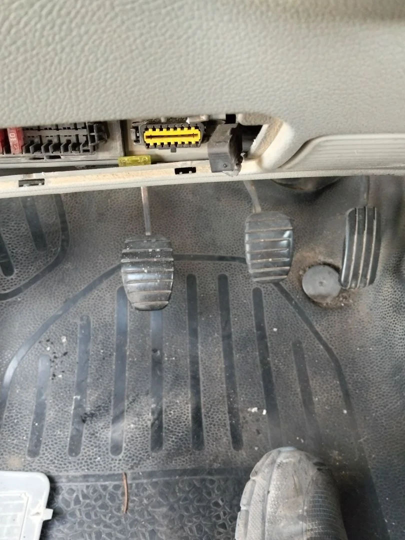 Foto de PEDAL FRENO RENAULT KANGOO I (F/KC0) 1.9 dCi Diesel CAT (84 CV / 62 KW)