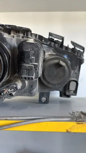 Foto de FARO IZQUIERDO RENAULT MEGANE II BERLINA 5P referencia 89306990 foto 4