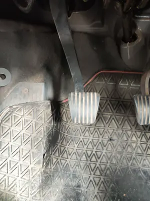 Foto de PEDAL EMBRAGUE CHEVROLET LACETTI 1.6 CAT (109 CV / 80 KW)