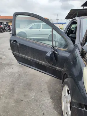 Foto de PUERTA DELANTERA DERECHA PEUGEOT 207 1.4 16V CAT (KFU / ET3J4) (88 CV / 65 KW) referencia 9004AR