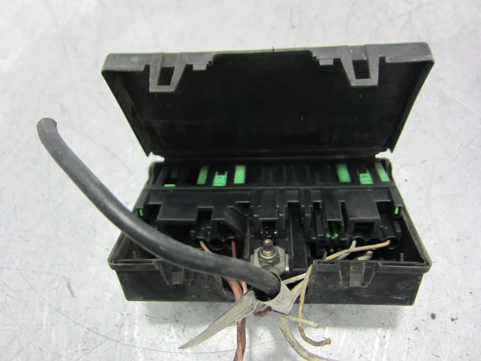Foto de CAJA RELES / FUSIBLES CITROEN XSARA PICASSO referencia 9639979680