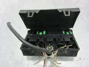 Foto de CAJA RELES / FUSIBLES CITROEN XSARA PICASSO referencia 9639979680
