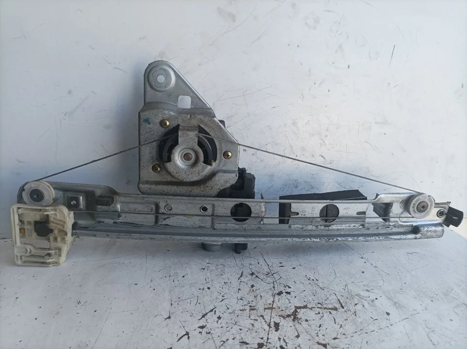 Foto de ELEVALUNAS TRASERO DERECHO RENAULT MEGANE II BERLINA 5P 2.0 (135 CV / 99 KW) referencia 190011781