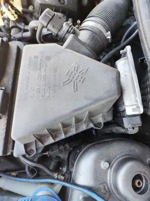 Foto de CAJA FILTRO AIRE SEAT IBIZA (6L1) 1.9 TDI (101 CV / 74 KW)