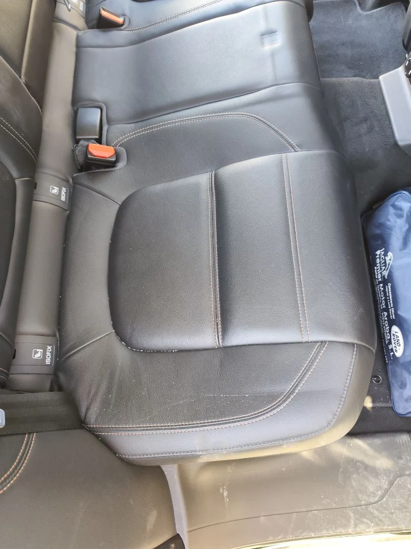 Foto de ASIENTOS TRASEROS JAGUAR F-PACE 3.0 V6 Diesel CAT (301 CV / 221 KW)