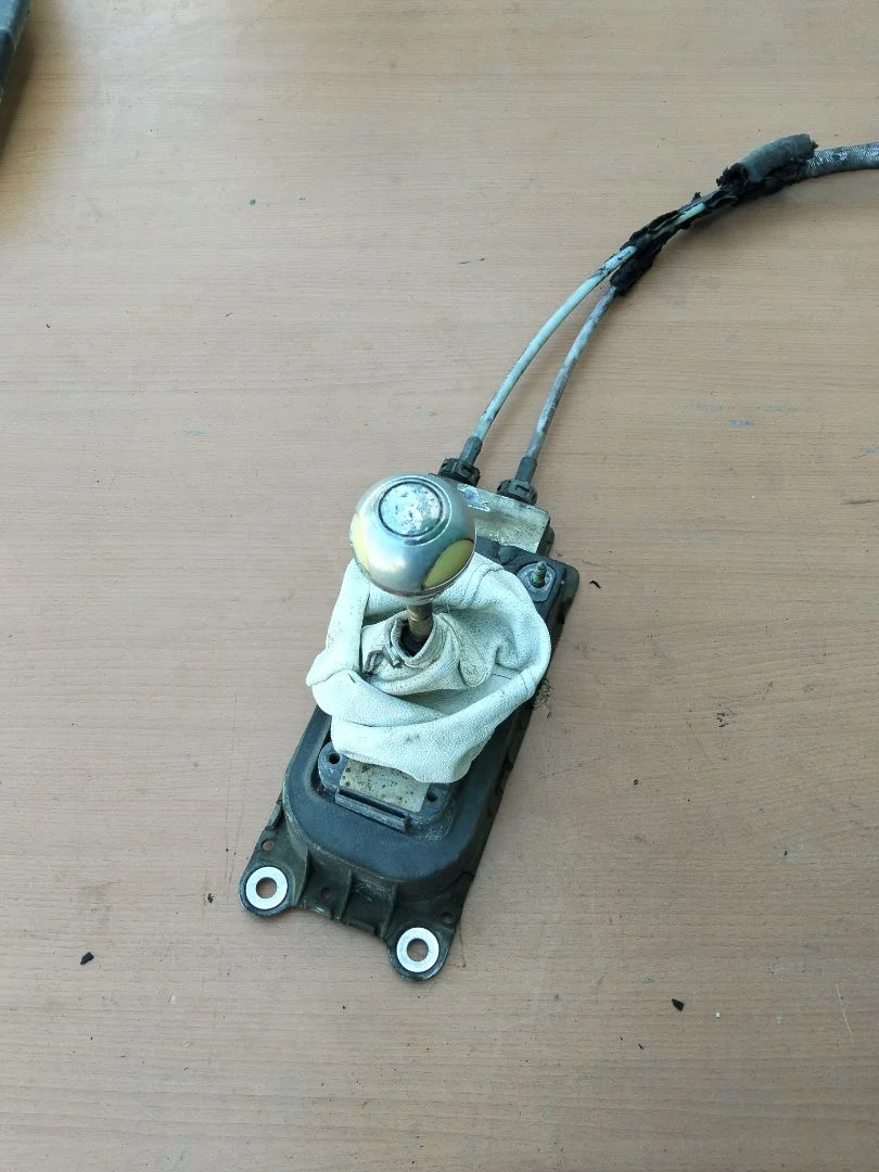 Foto de PALANCA CAMBIO AUDI TT COUPE (FV3) referencia 1J0711061C