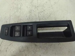 Foto de MANDO ELEVALUNAS DELANTERO IZQUIERDO VOLKSWAGEN POLO IV (9N1) 1.9 SDI (64 CV / 47 KW) referencia 6Q1867171F foto 4