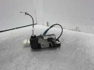 Foto de CERRADURA PUERTA TRASERA IZQUIERDA PEUGEOT 407 2.0 16V HDi FAP CAT (RHR / DW10BTED4) (136 CV / 100 KW) referencia 9681337180