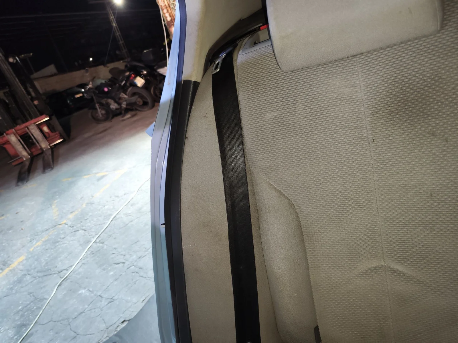 Foto de CINTURON SEGURIDAD TRASERO DERECHO VOLKSWAGEN PASSAT BERLINA (3C2) 2.0 TDI (140 CV / 103 KW) referencia 3B5857806D