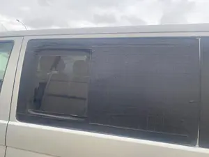 Foto de LUNA TRASERA IZQUIERDA VOLKSWAGEN T5 TRANSPORTER BUS (7H) 2.5 TDI (131 CV / 96 KW)