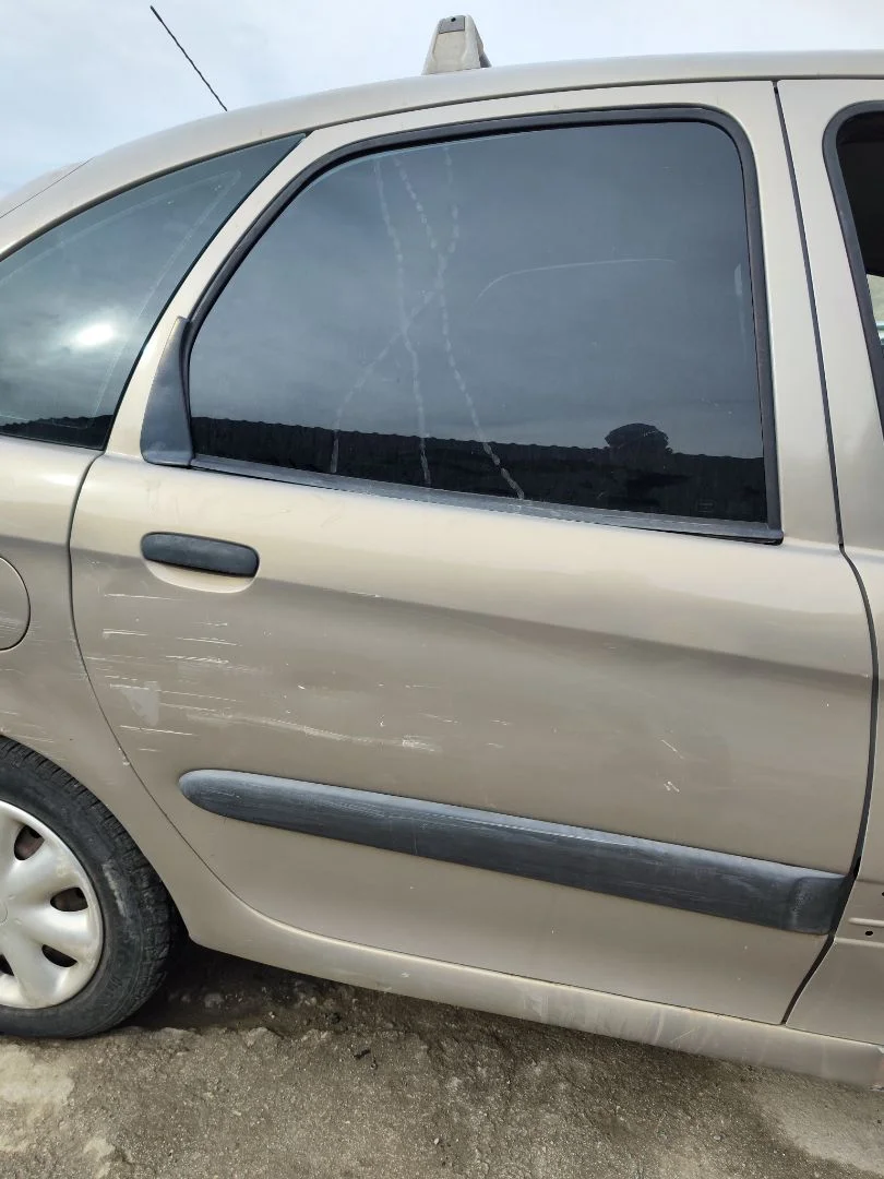 Foto de PUERTA TRASERA DERECHA CITROEN XSARA PICASSO 1.6 16V HDi (90 CV / 66 KW) referencia 9008C7