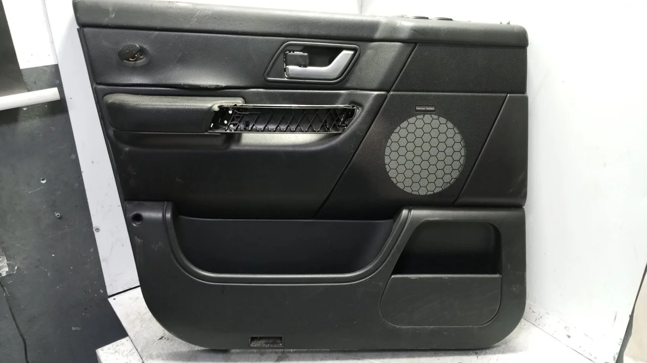 Foto de GUARNECIDO PUERTA DELANTERA IZQUIERDA LAND ROVER RANGE ROVER SPORT 2.7 Td V6 CAT (190 CV / 140 KW) referencia EJB502250XXX