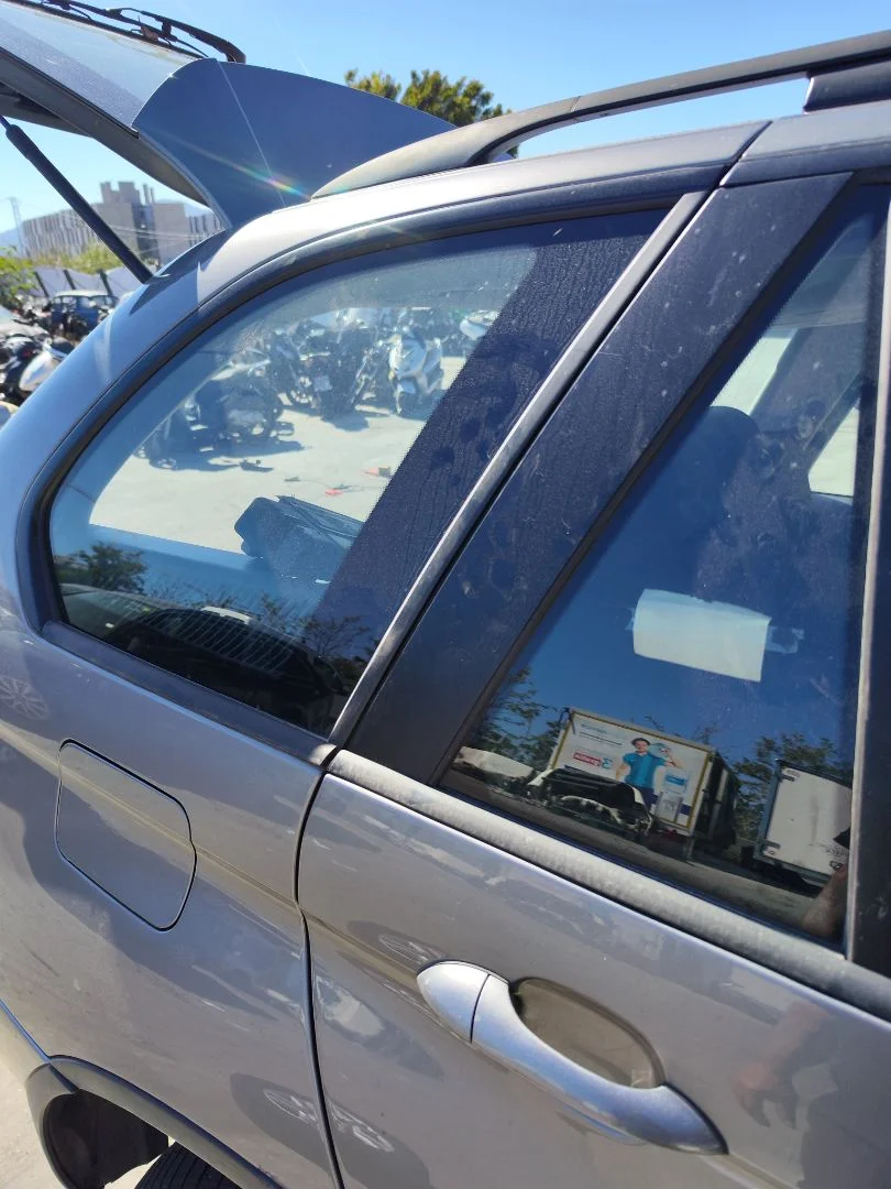 Foto de LUNA CUSTODIA TRASERA DERECHA BMW SERIE X5 (E53) 3.0 Turbodiesel CAT (218 CV / 160 KW)