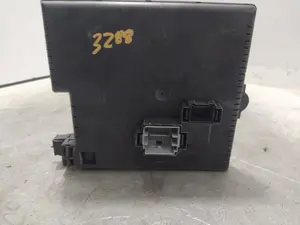 Foto de CAJA RELES / FUSIBLES VOLVO XC90 2.4 Diesel CAT (185 CV / 136 KW) referencia 28017881 foto 5