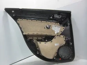 Foto de GUARNECIDO PUERTA TRASERA DERECHA VOLKSWAGEN GOLF VII BERLINA (BQ1/BE2) 1.6 TDI (116 CV / 85 KW) referencia 5G6867212 foto 2