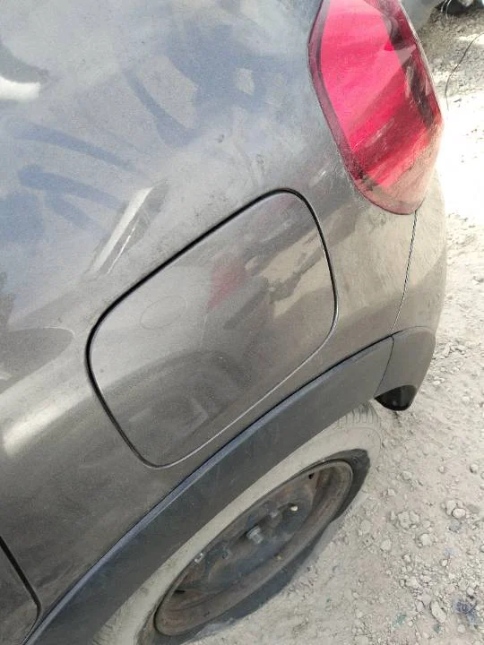 Foto de TAPA EXTERIOR COMBUSTIBLE CITROEN C3