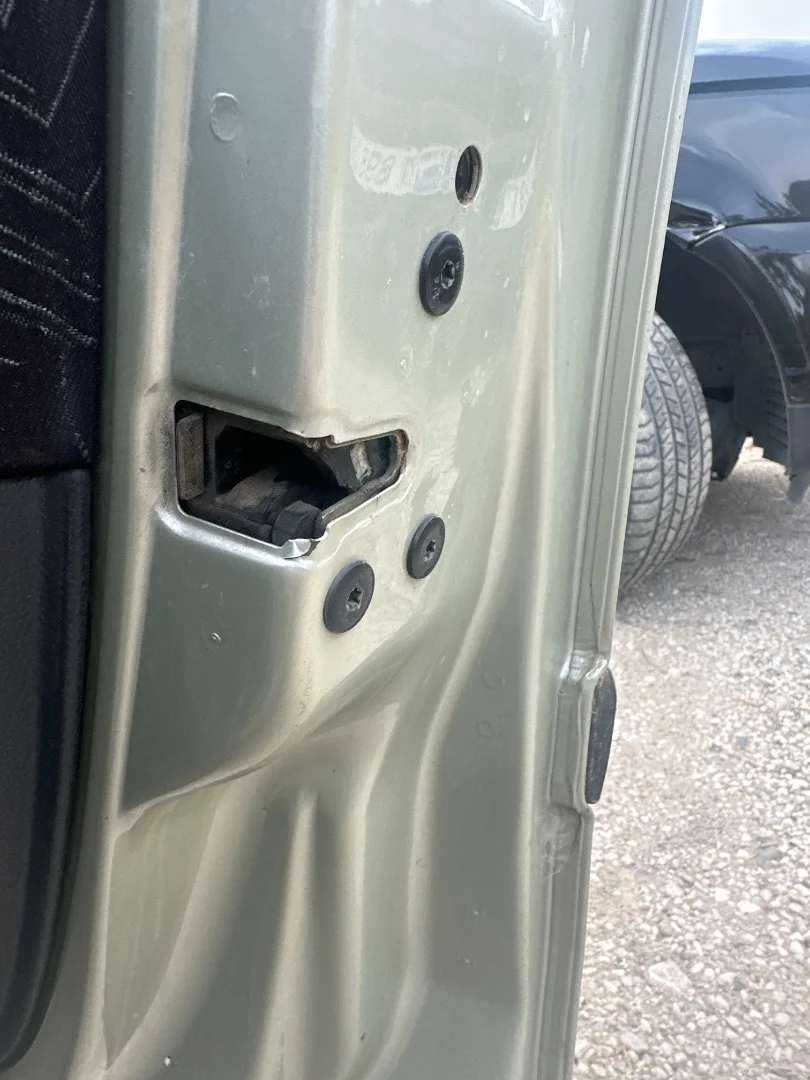 Foto de CERRADURA PUERTA DELANTERA DERECHA RENAULT LAGUNA II (BG0) 2.0 (135 CV / 99 KW) referencia 8200000662